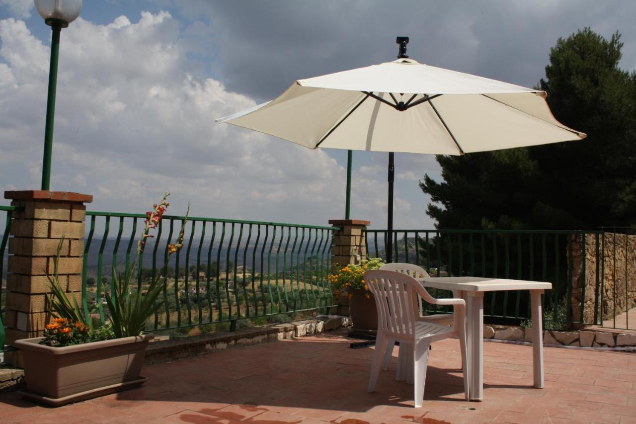B&B Borgo Pileri Mazzarino Екстериор снимка